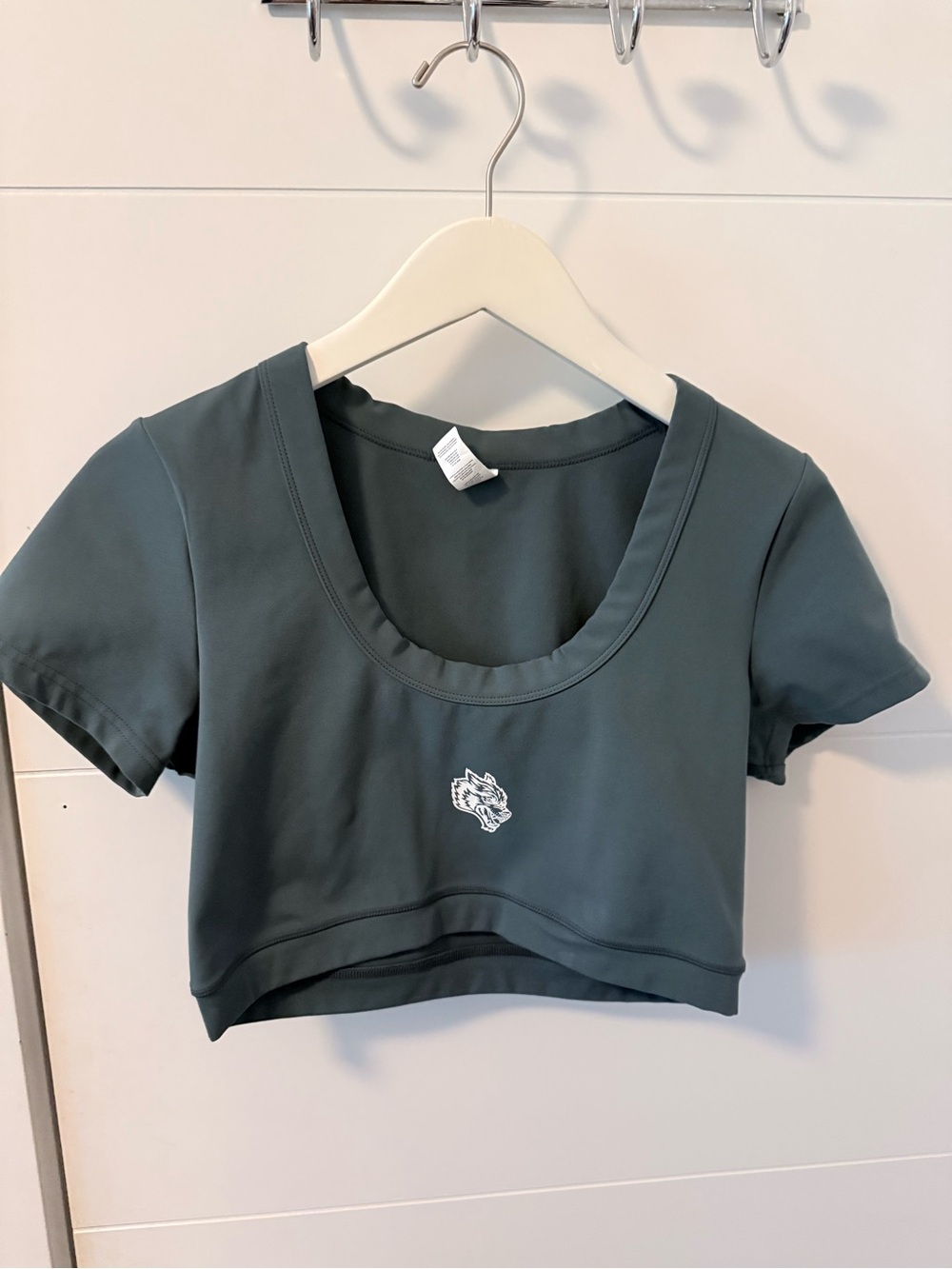 NWOT DarcSport Charcoal Scoop Neck Cropped Top